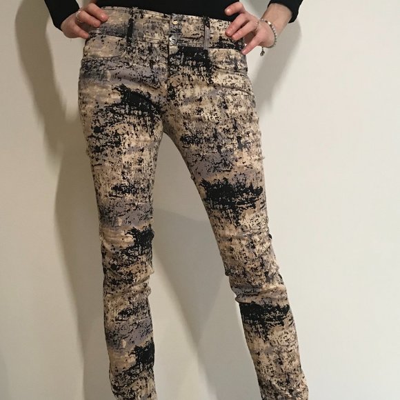 Stylish Women's Skinny Pants - Black and Tan - Picture 1 of 5